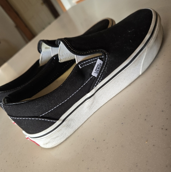 Vans size 8.5 - Picture 2 of 4